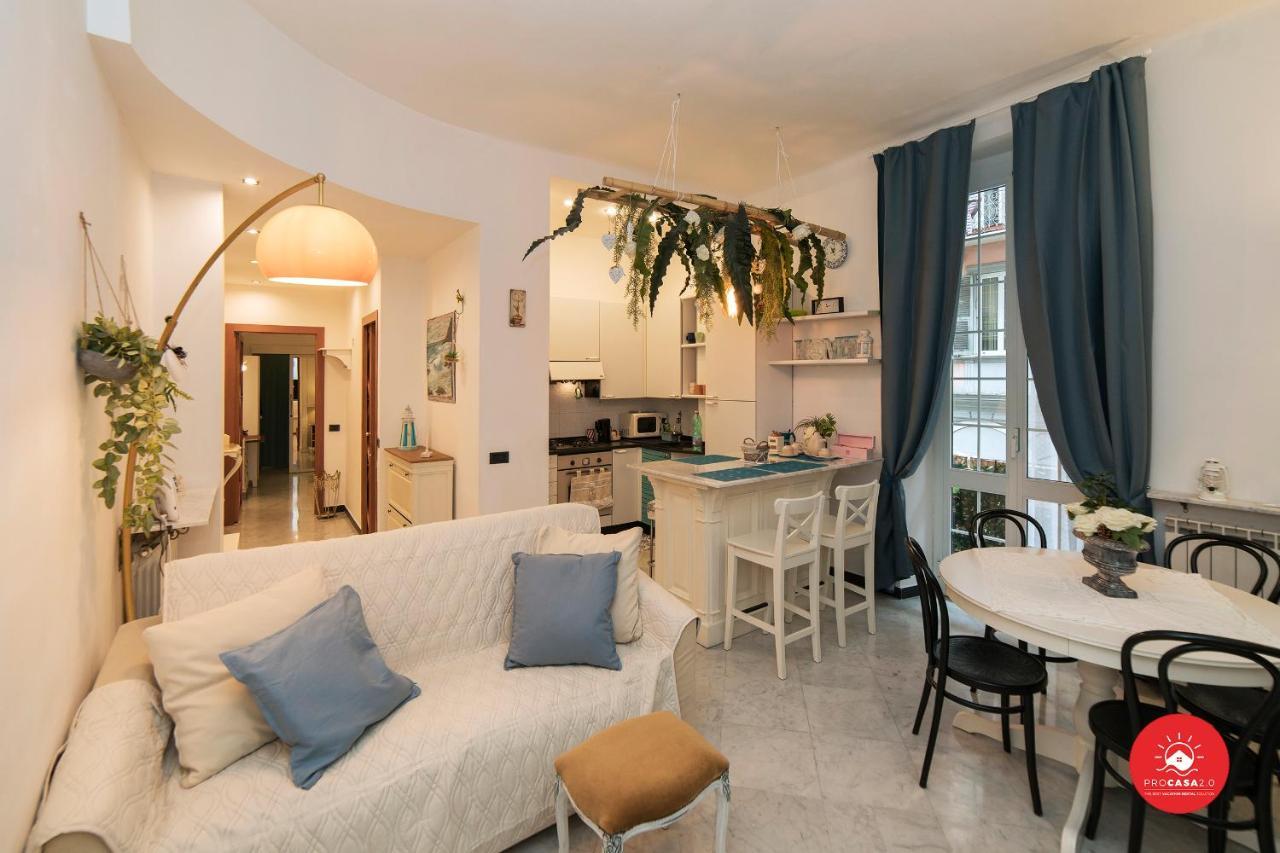 Holly House Apartment *